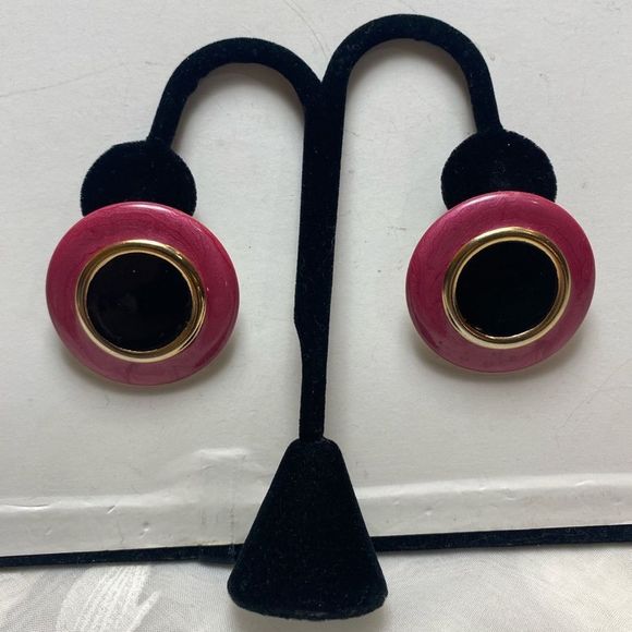 Vintage Pink And Black Enamel Earrings - Picture 4 of 12